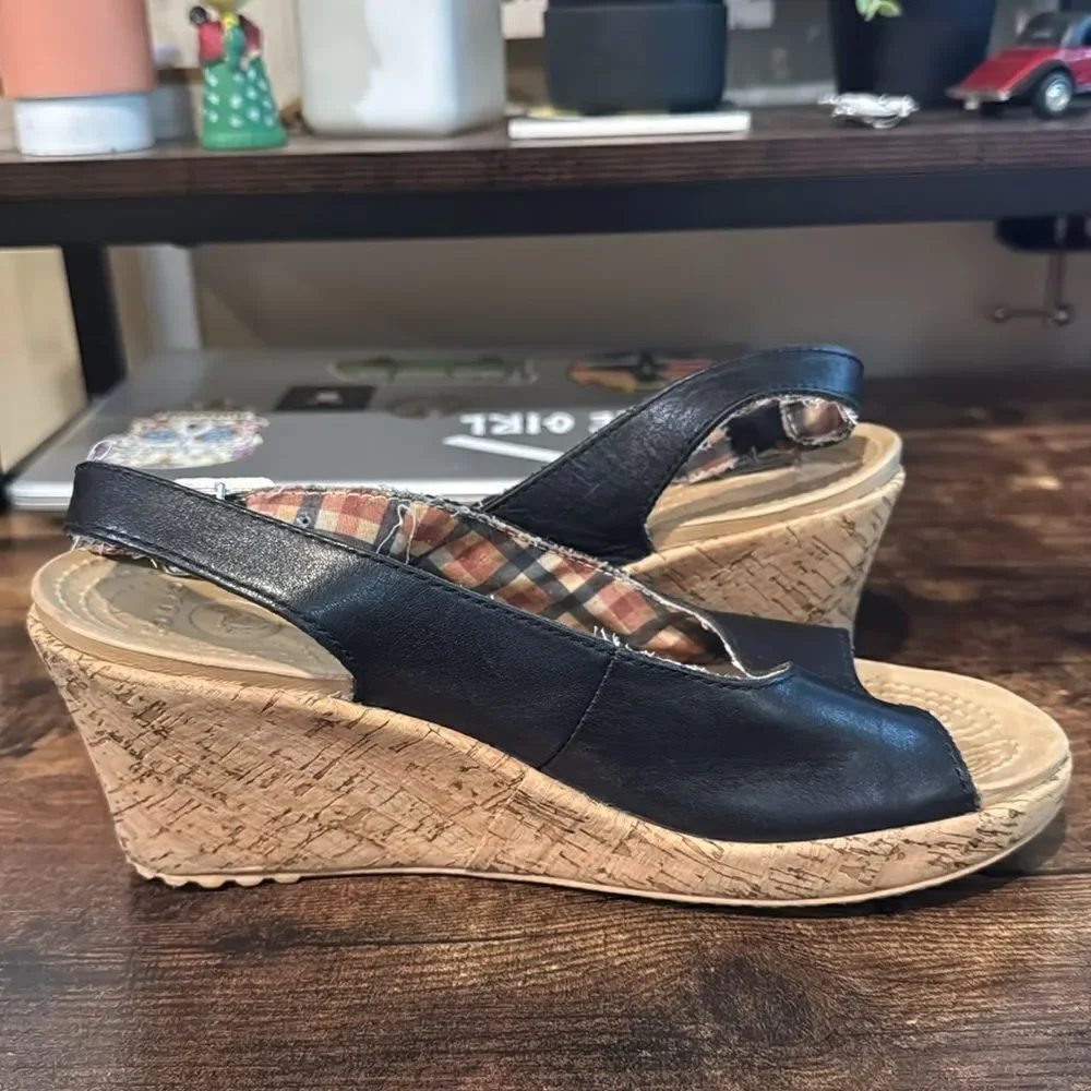 Crocs Black A-Leigh Cork‎ Wedges size 8